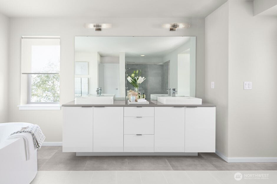 11821 SE 242nd Place , Kent, WA 98030