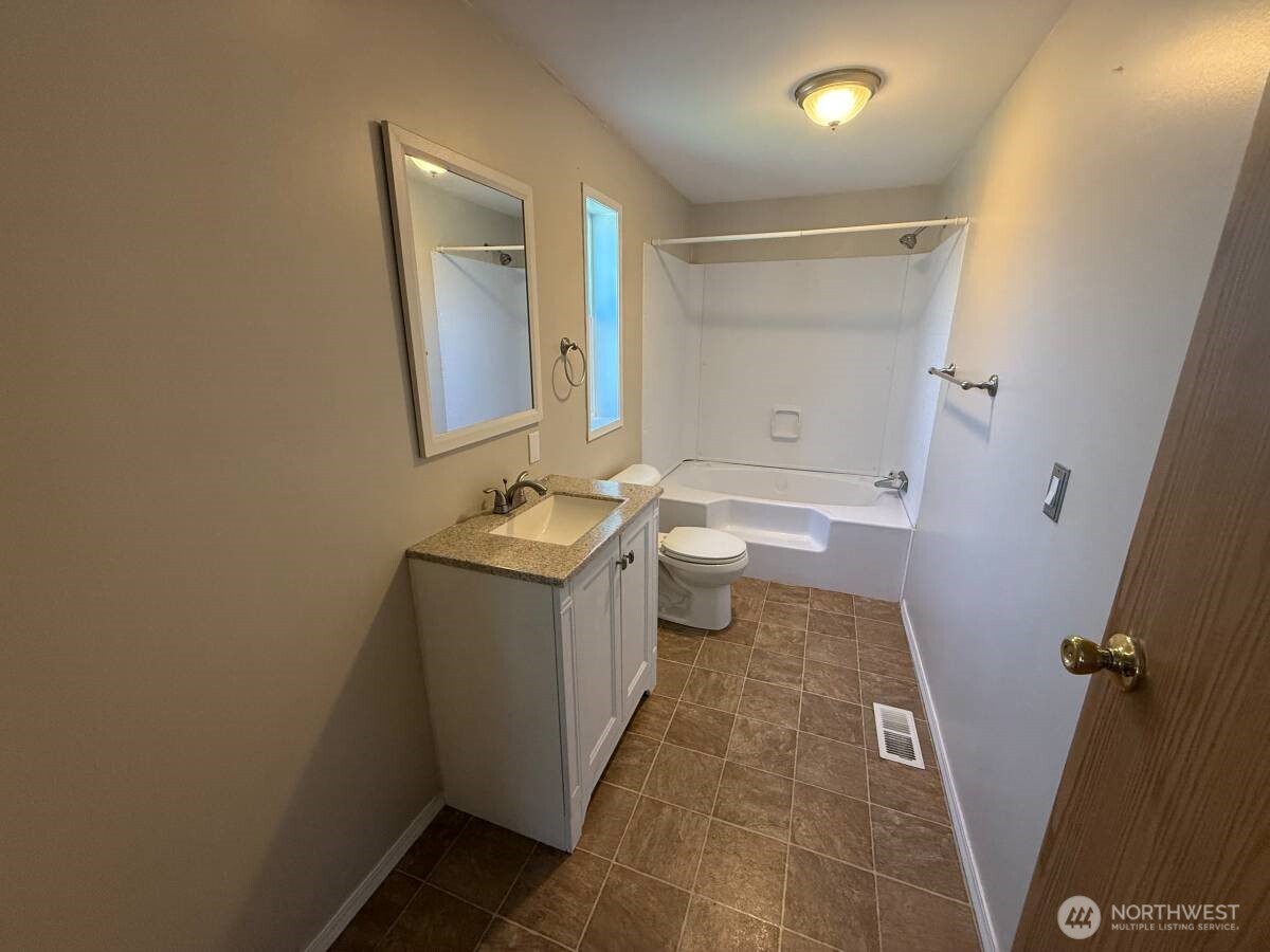 10203 217th Avenue Ct E, Bonney Lake, WA 98391