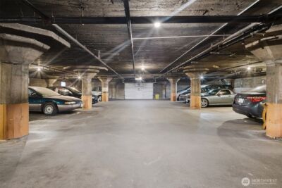 1605 E Olive Street #303, Seattle, WA 98122 - Photo 27