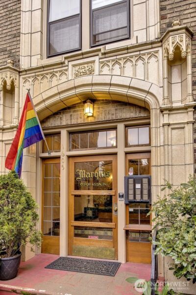 1605 E Olive Street #303, Seattle, WA 98122 - Photo 3