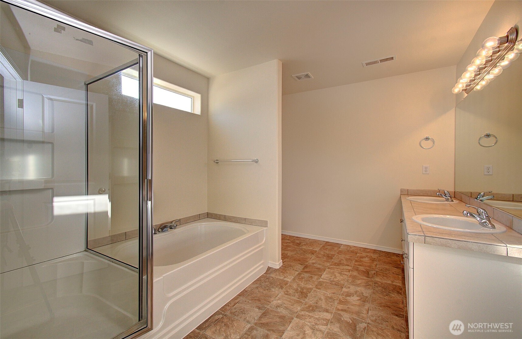 5732 L Street , Washougal, WA 98671