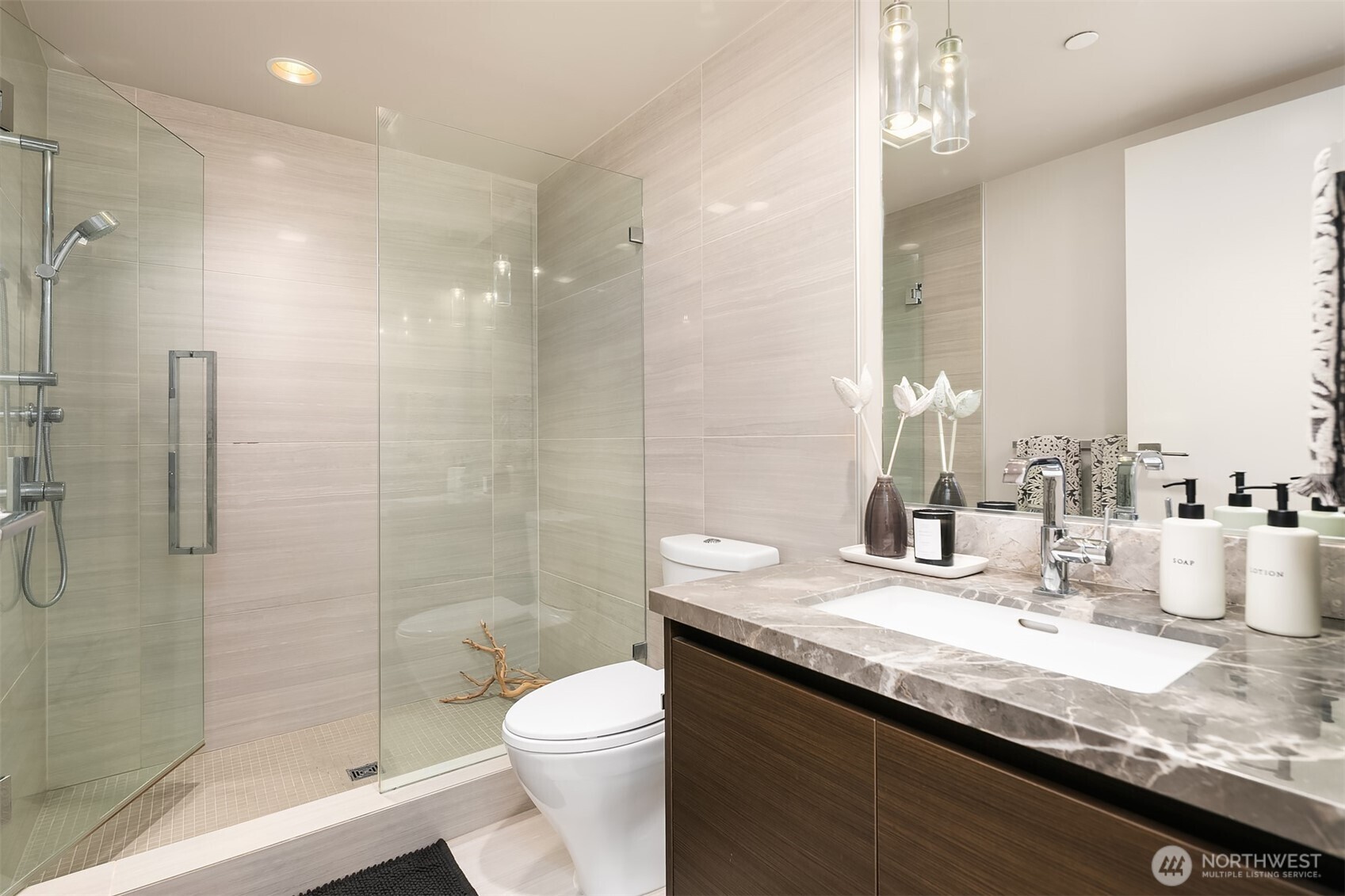 583 Battery Street #206N, Seattle, WA 98121