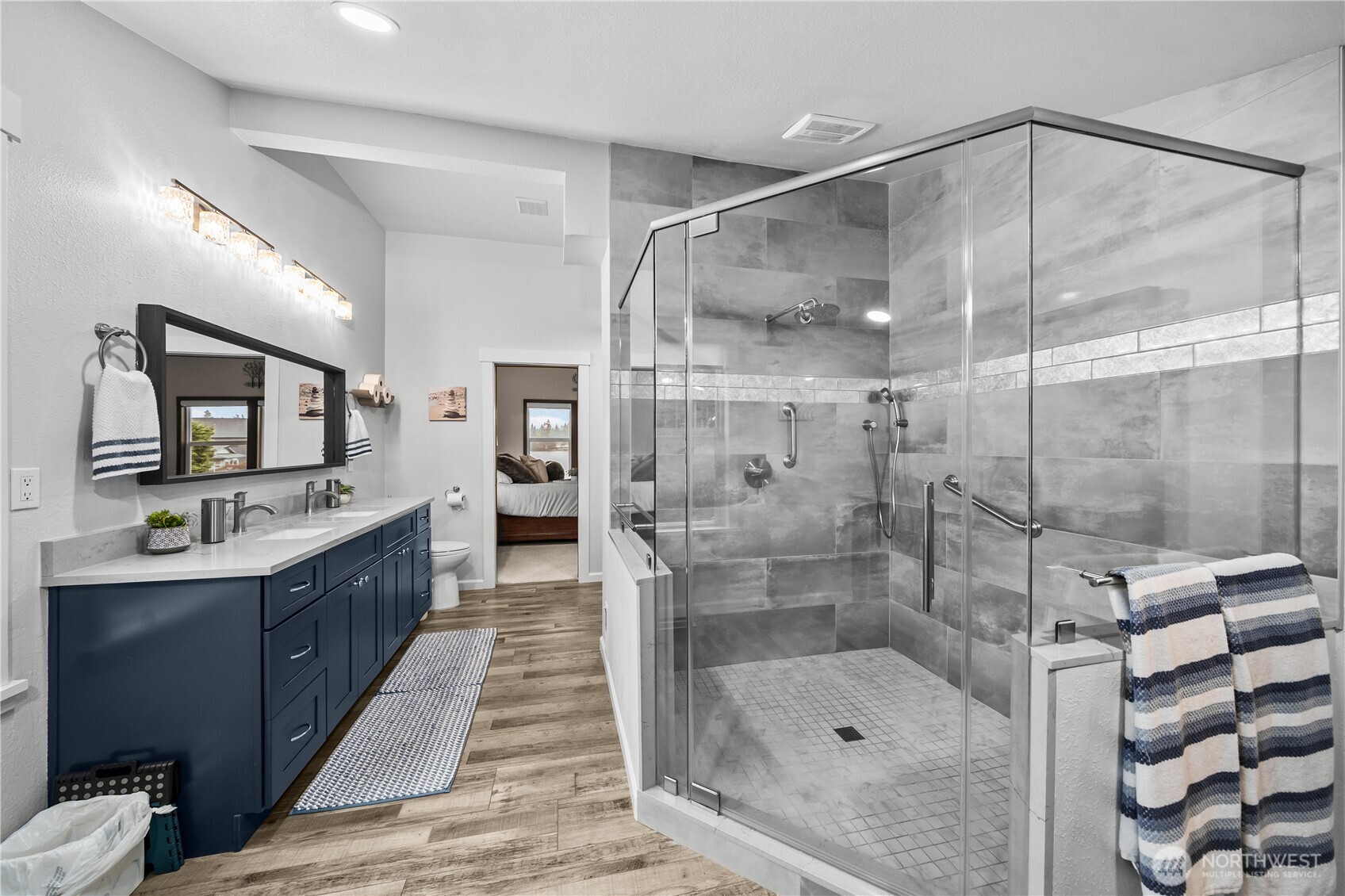 22963 SE 292nd Place , Black Diamond, WA 98010