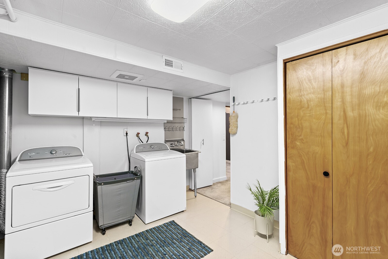 3439 24th Avenue W, Seattle, WA 98199