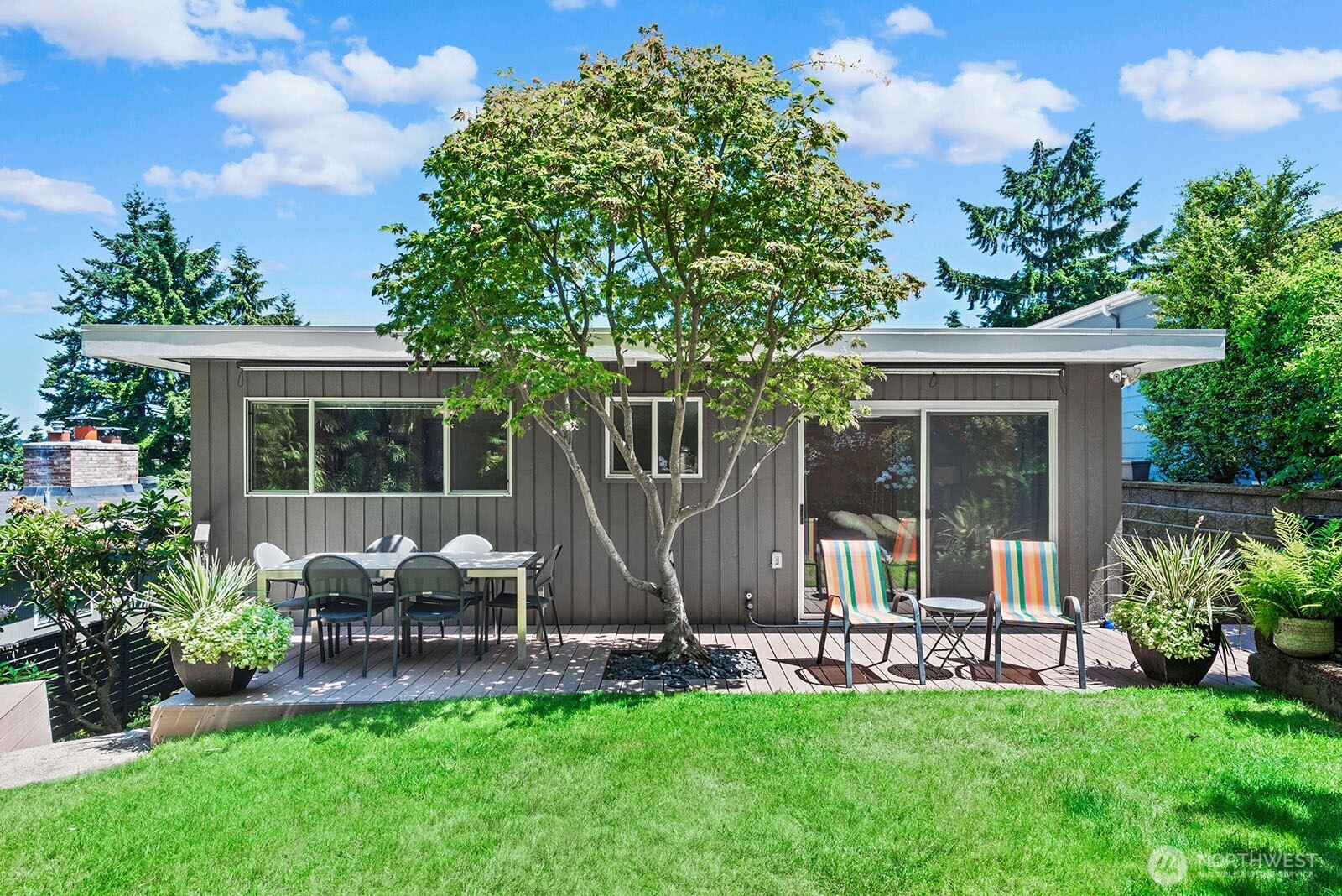 3439 24th Avenue W, Seattle, WA 98199