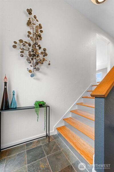 3439 24th Avenue W, Seattle, WA 98199 - Photo 6