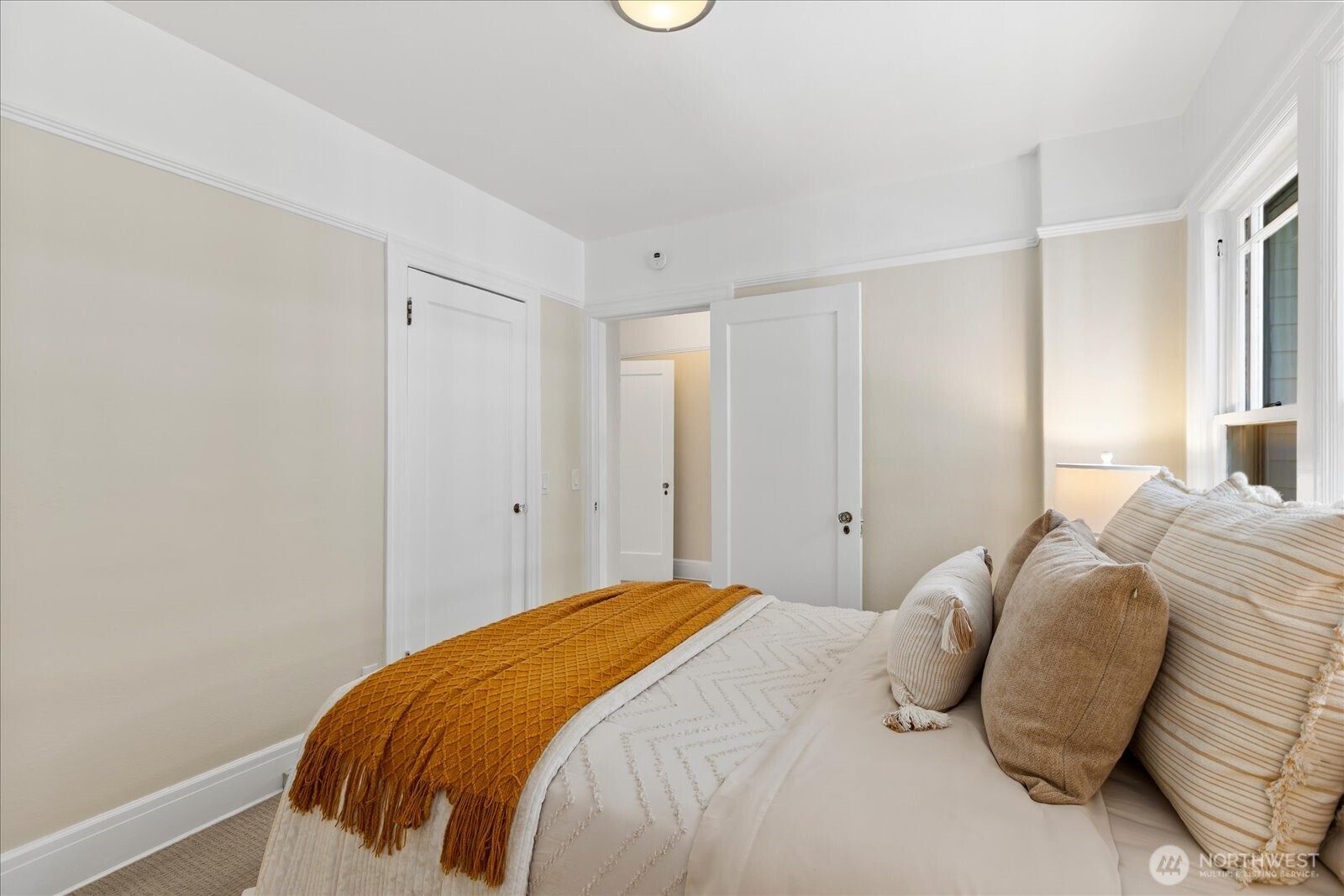 823 NE 58th Street , Seattle, WA 98105