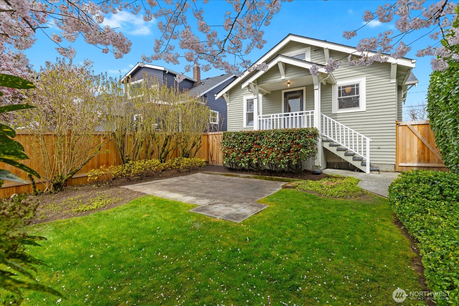 823 NE 58th Street , Seattle, WA 98105