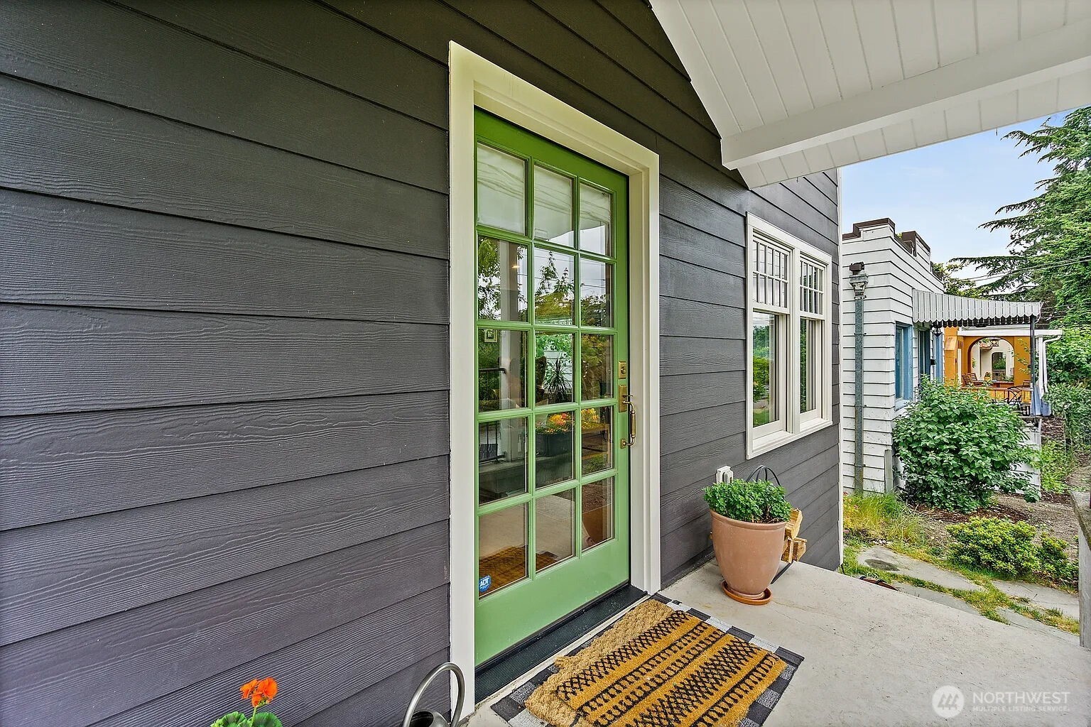 1114 N 77th Street , Seattle, WA 98103