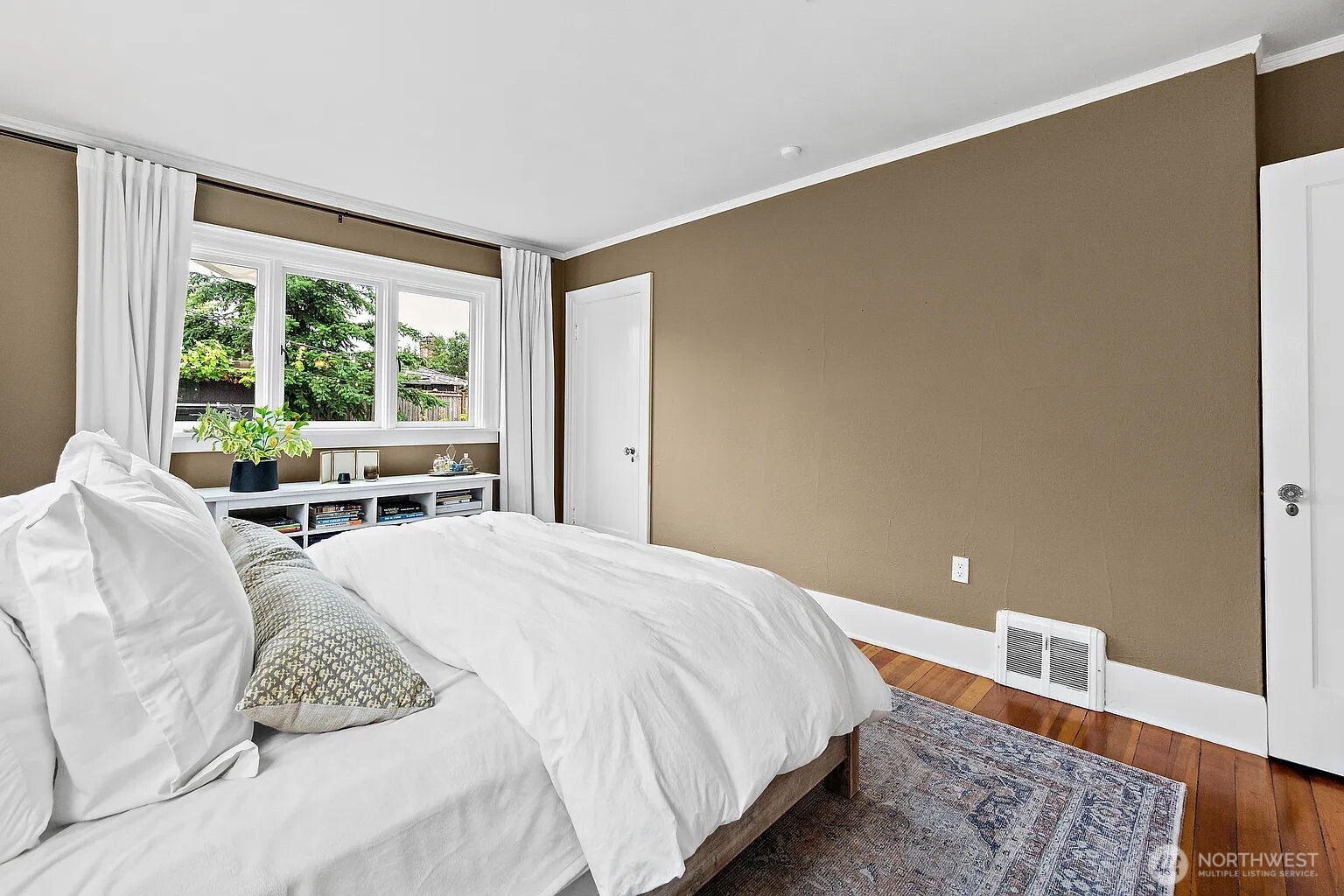 1114 N 77th Street , Seattle, WA 98103