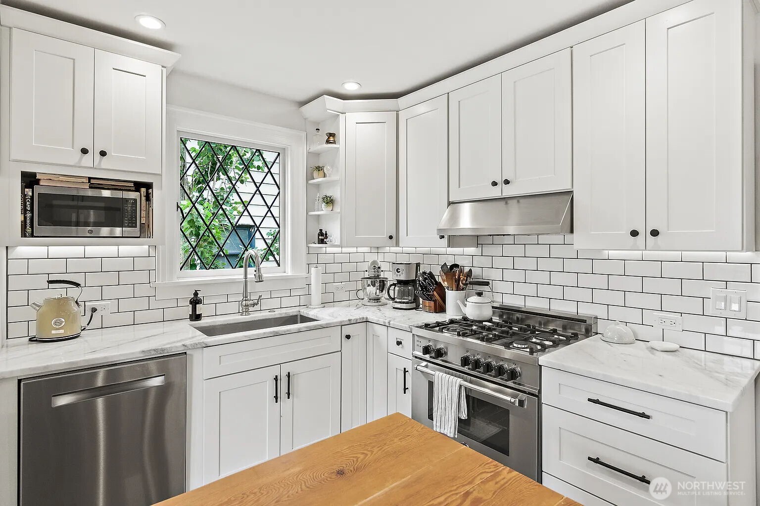 1114 N 77th Street , Seattle, WA 98103