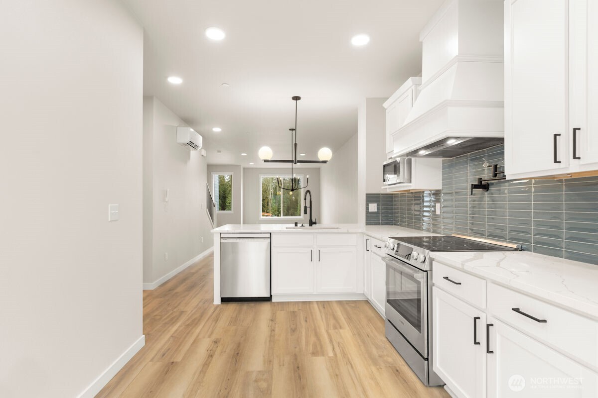 16823 Alder Way #J6, Lynnwood, WA 98037