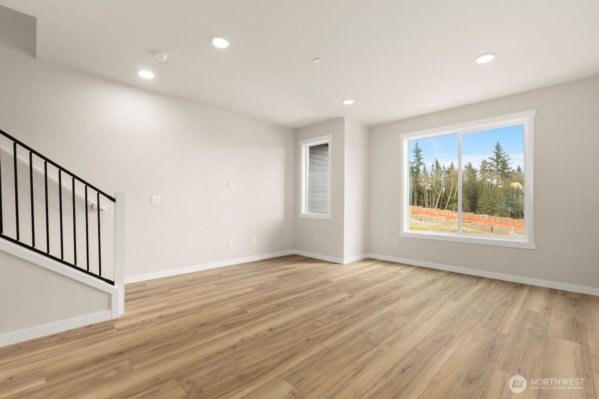 16823 Alder Way #J6, Lynnwood, WA 98037