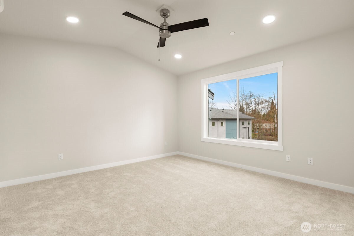 16823 Alder Way #J6, Lynnwood, WA 98037