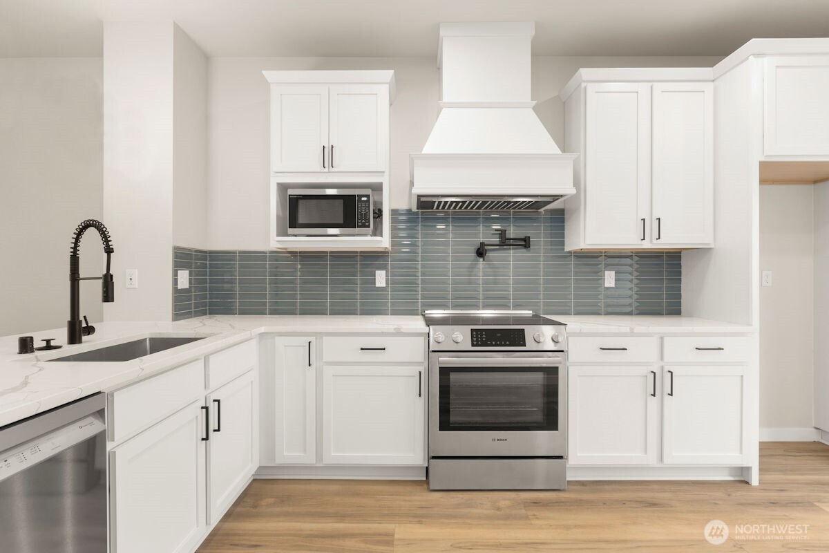 16823 Alder Way #J6, Lynnwood, WA 98037