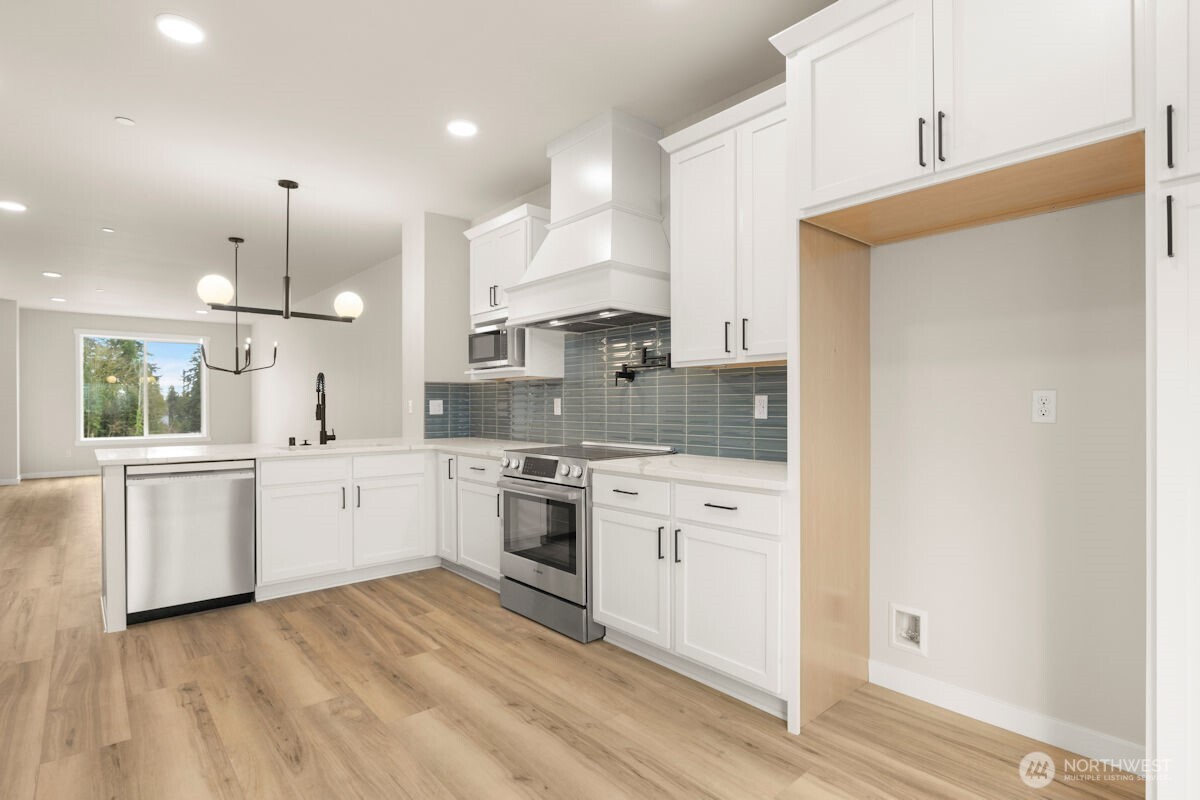 16823 Alder Way #J6, Lynnwood, WA 98037