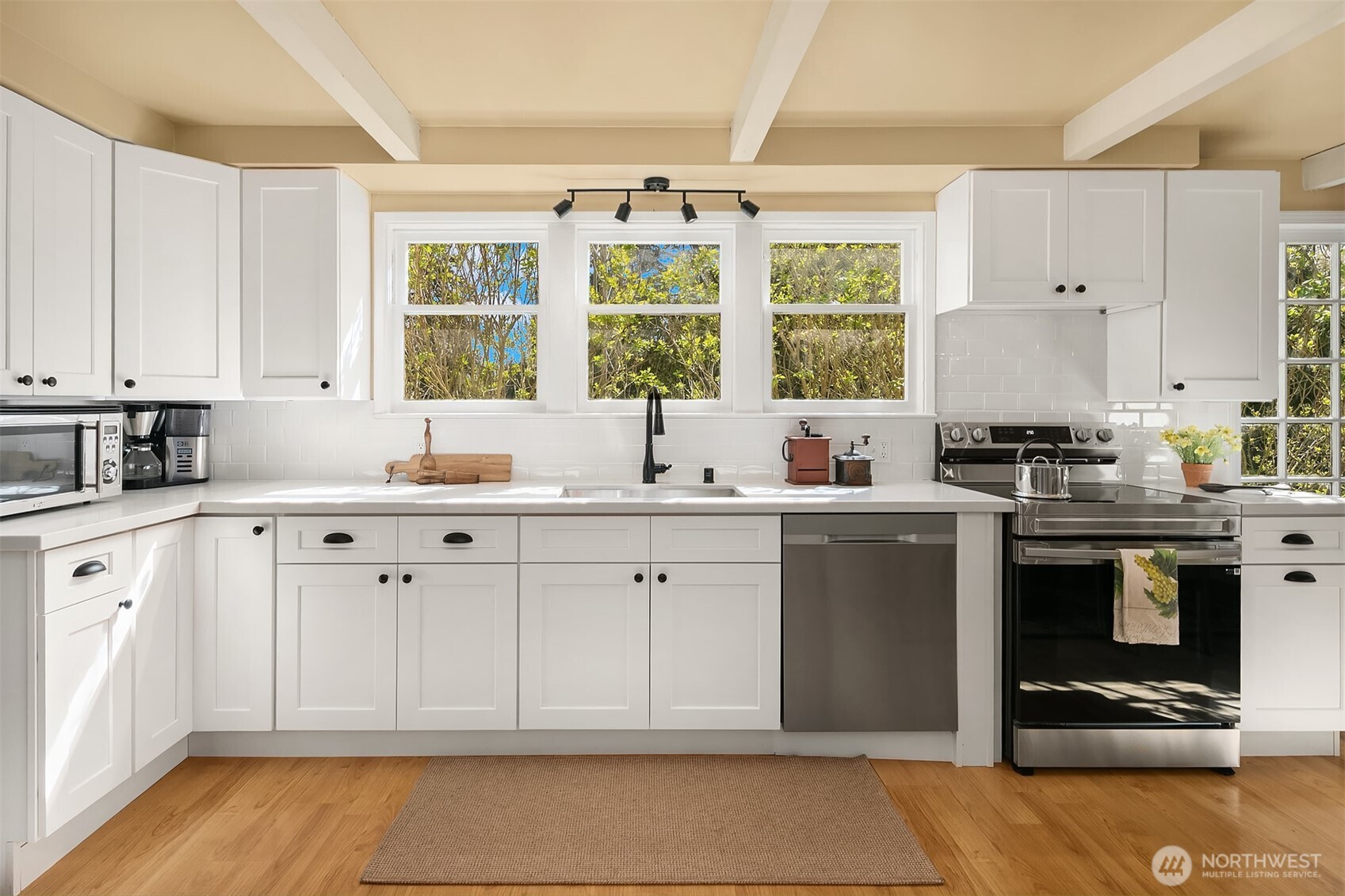 19011 176th Avenue NE, Woodinville, WA 98072