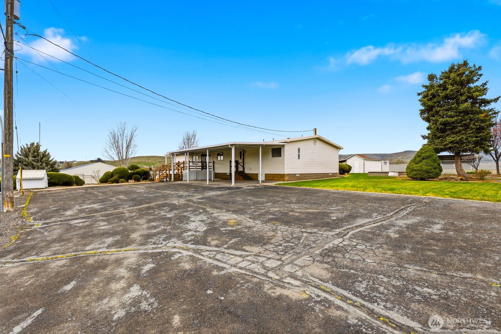 150 Dusty Puddle Road #A&B, Selah, WA 98942