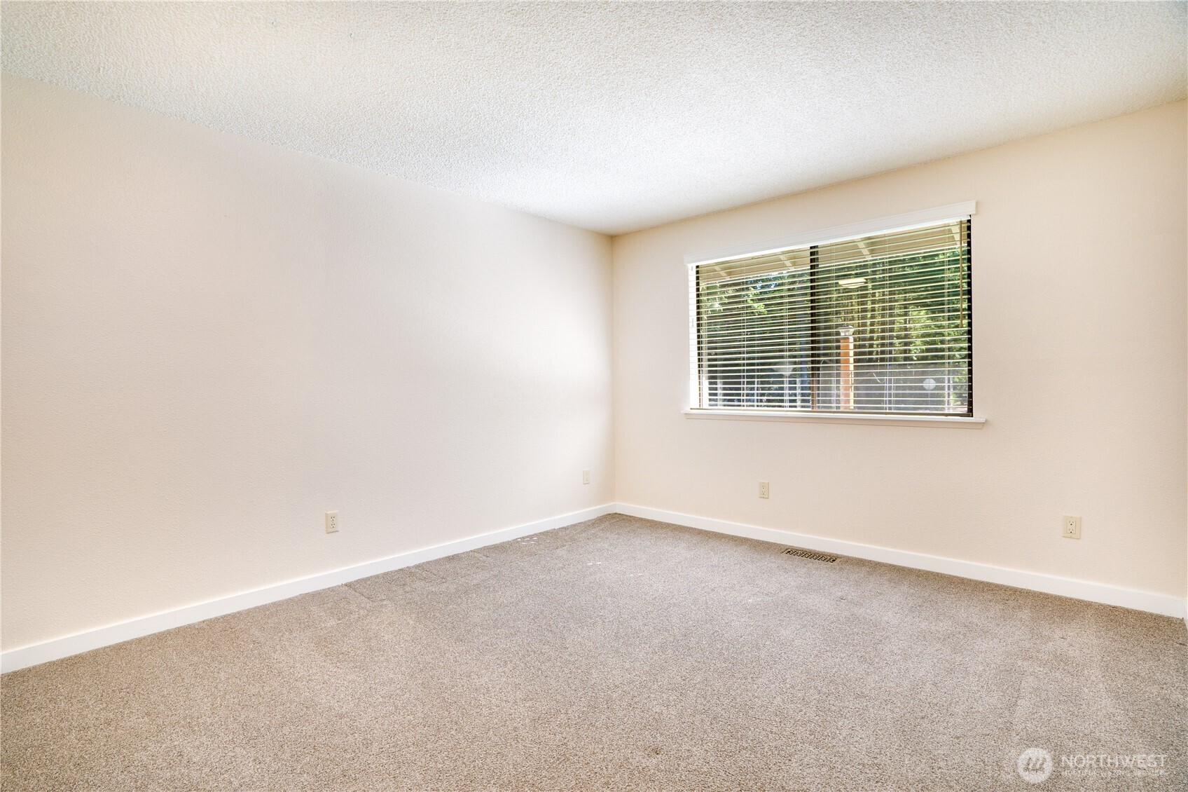 2925 SE Royalwood Place , Port Orchard, WA 98367