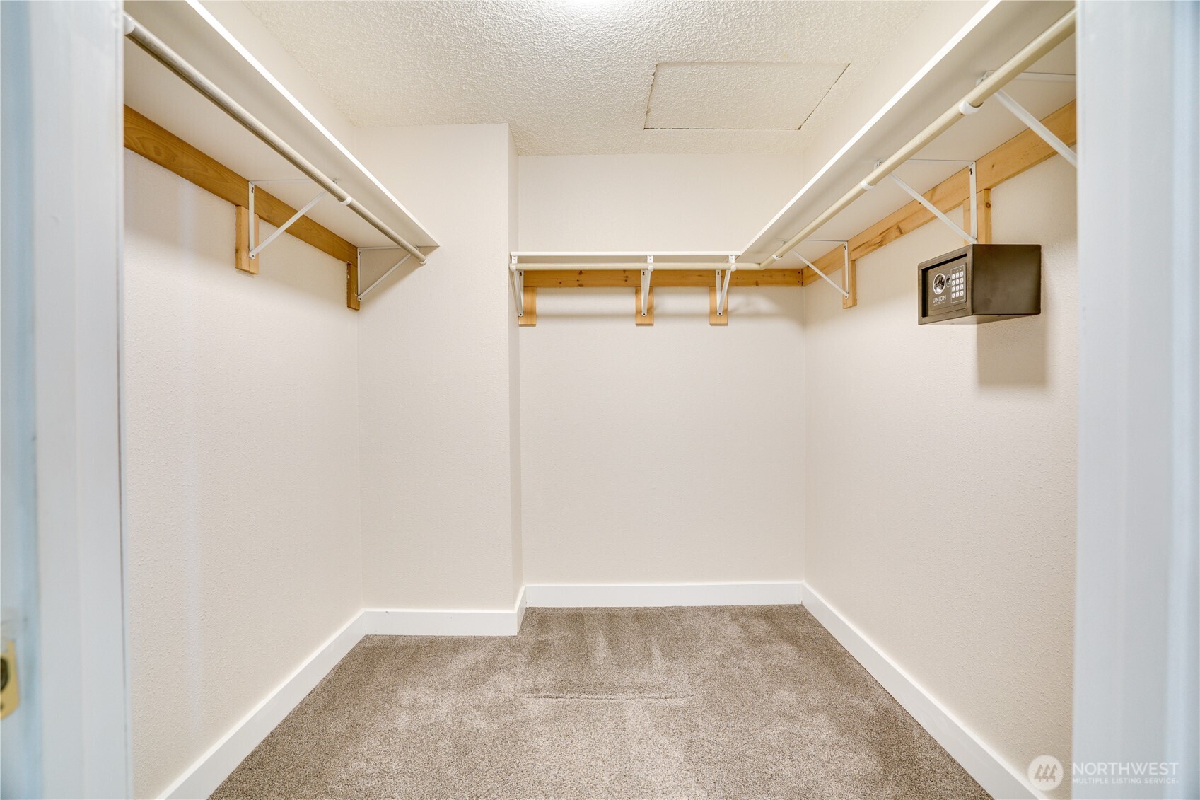 2925 SE Royalwood Place , Port Orchard, WA 98367