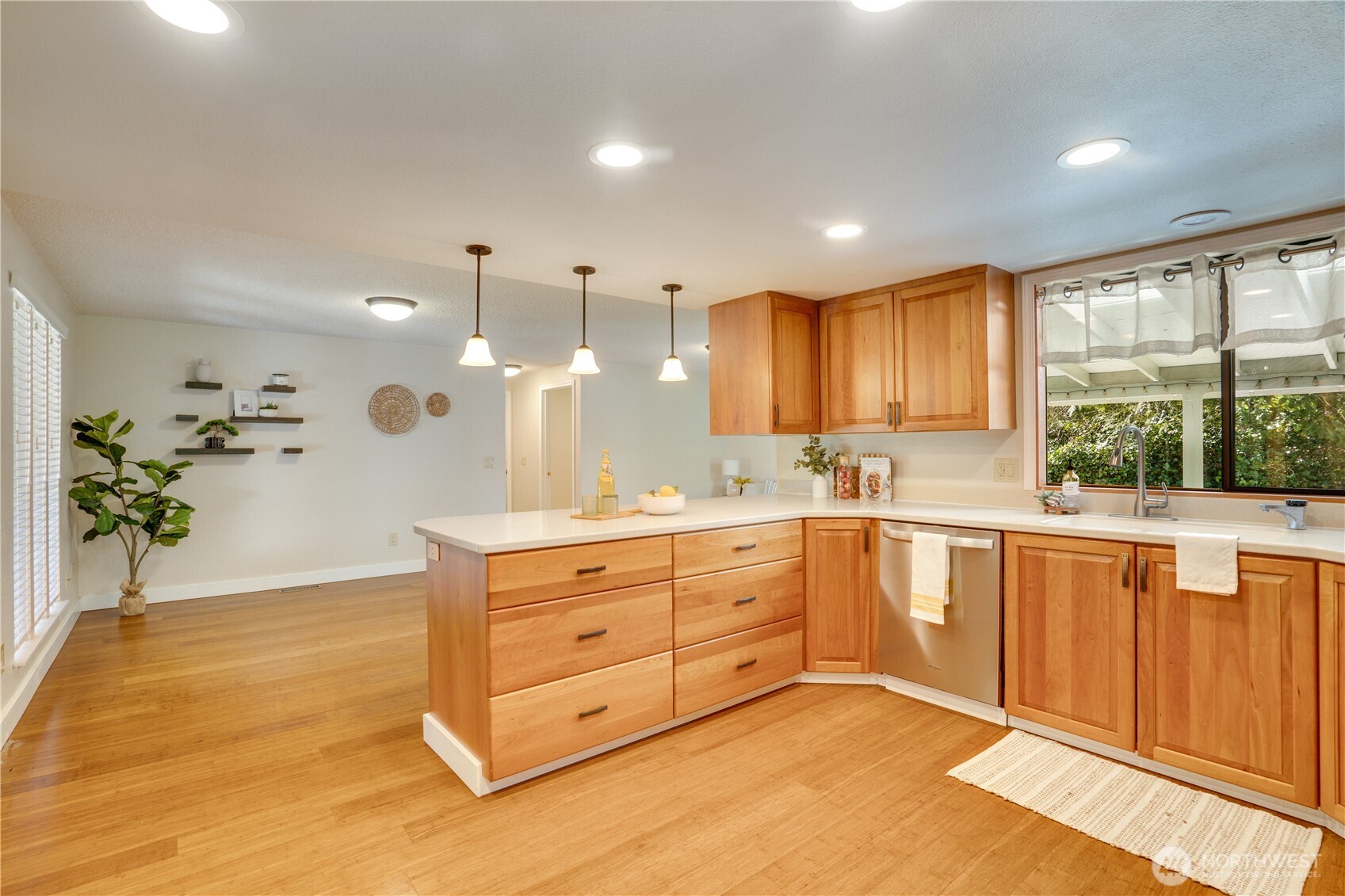 2925 SE Royalwood Place , Port Orchard, WA 98367