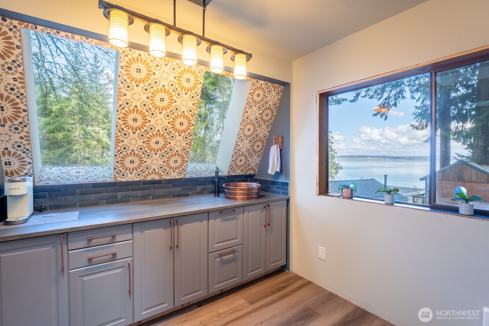 9513 Villa Beach Road , Anderson Island, WA 98303