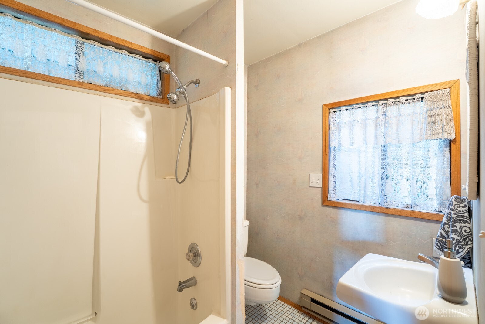 9513 Villa Beach Road , Anderson Island, WA 98303