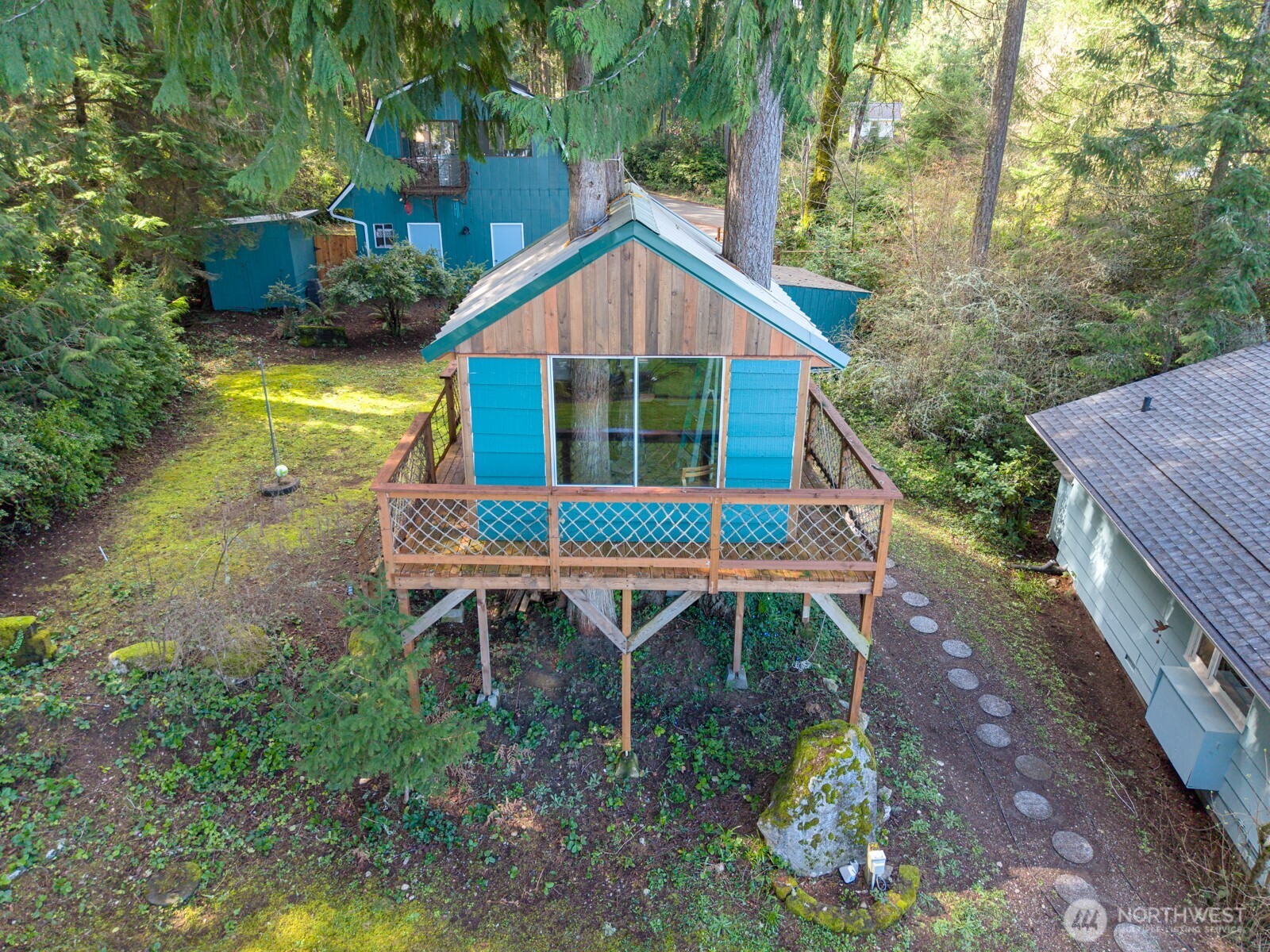 9513 Villa Beach Road , Anderson Island, WA 98303