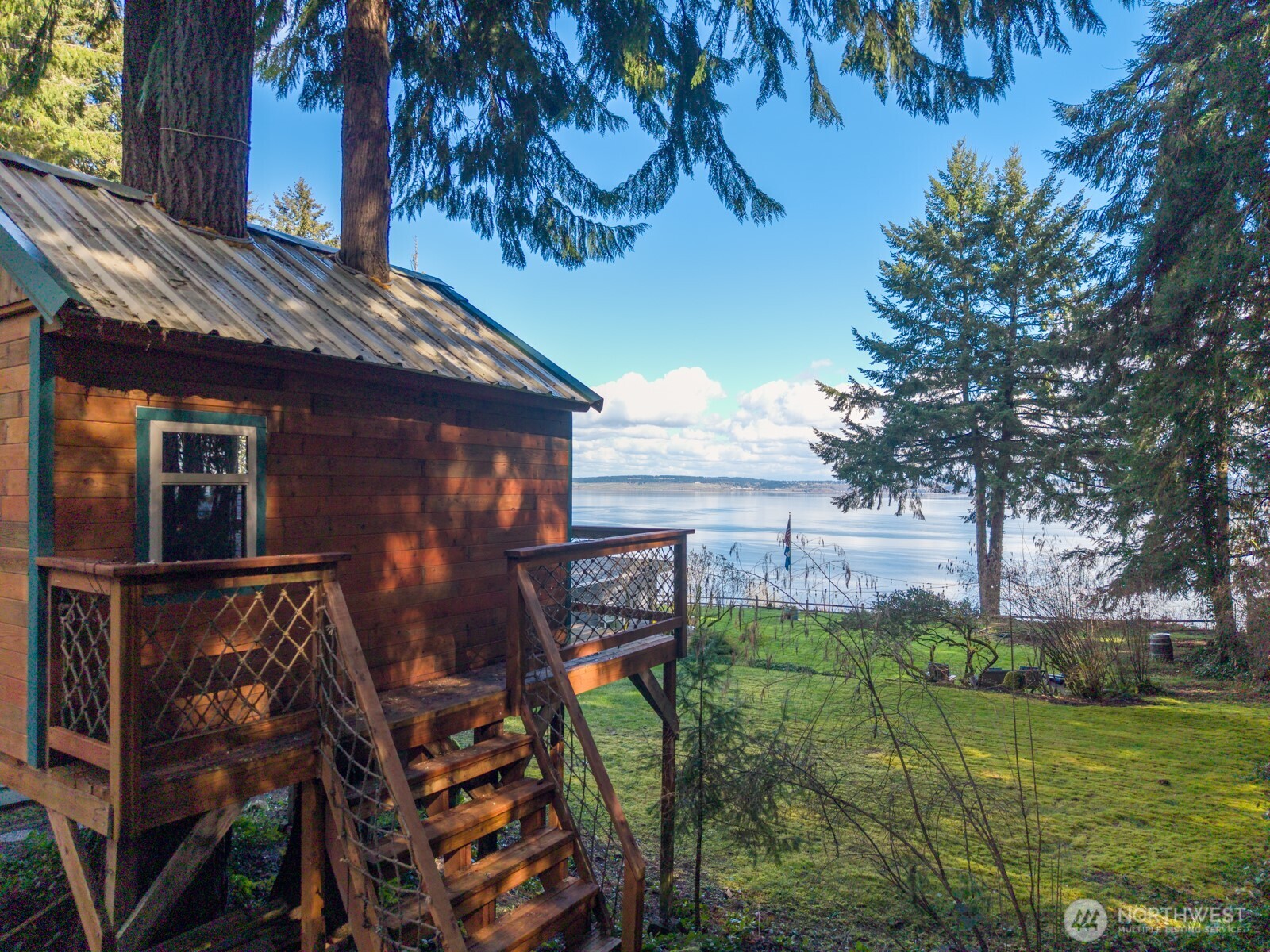 9513 Villa Beach Road , Anderson Island, WA 98303