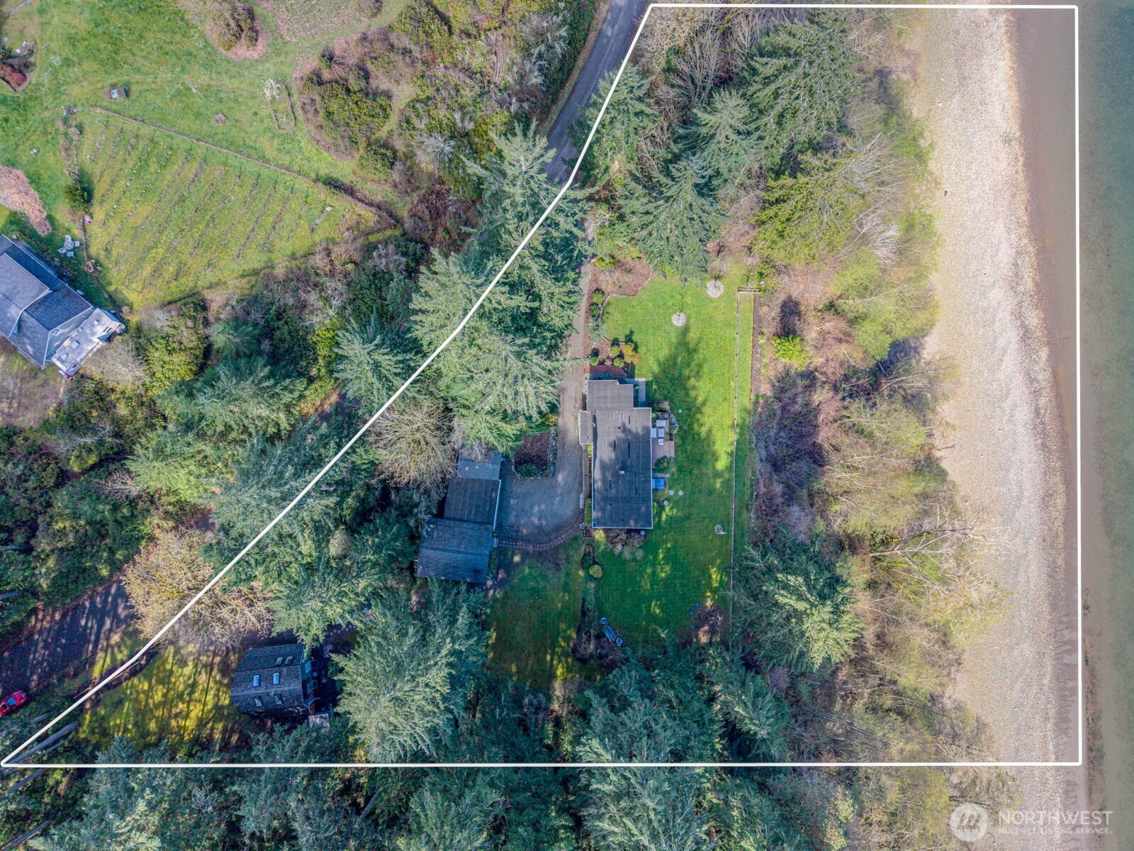 9513 Villa Beach Road , Anderson Island, WA 98303