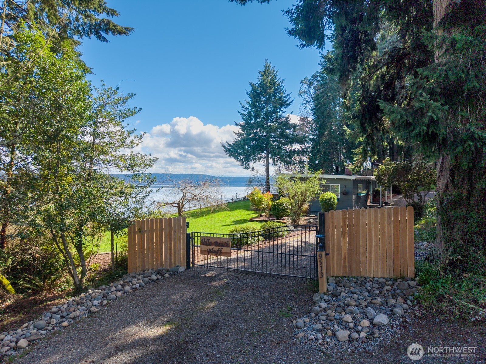 9513 Villa Beach Road , Anderson Island, WA 98303