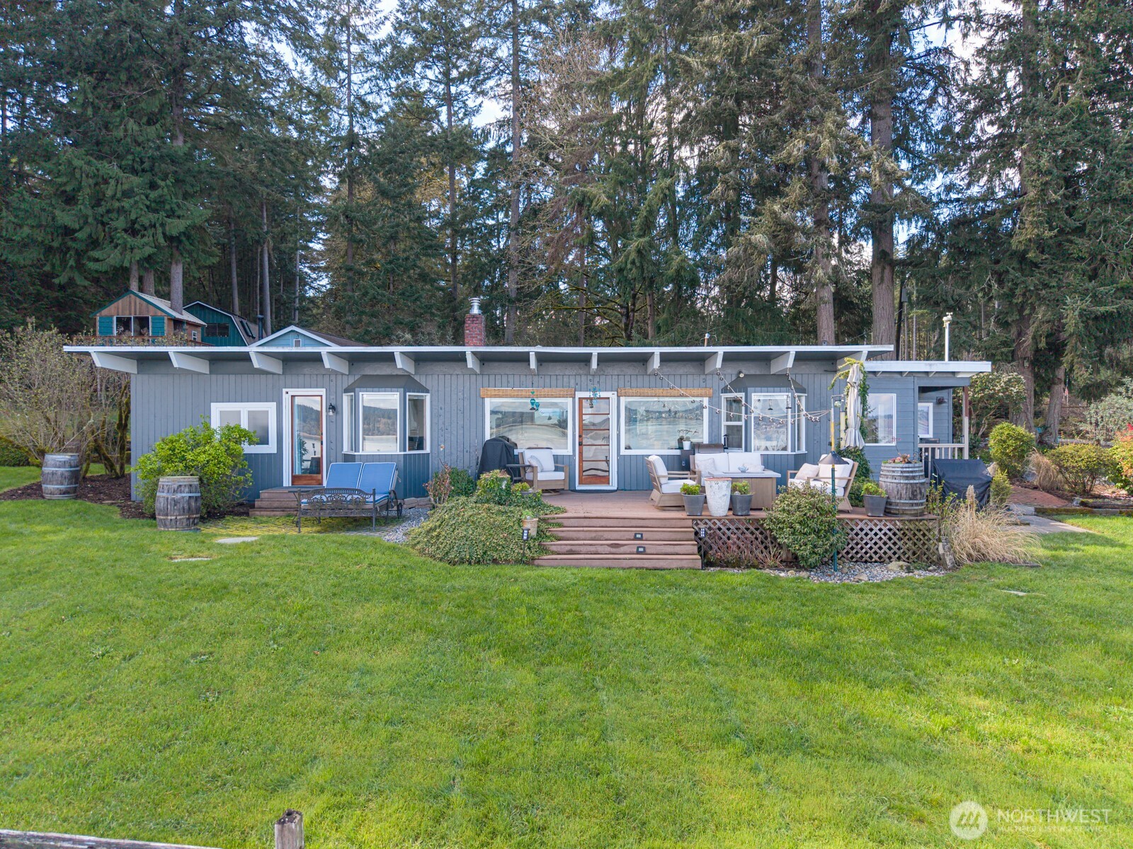 9513 Villa Beach Road , Anderson Island, WA 98303