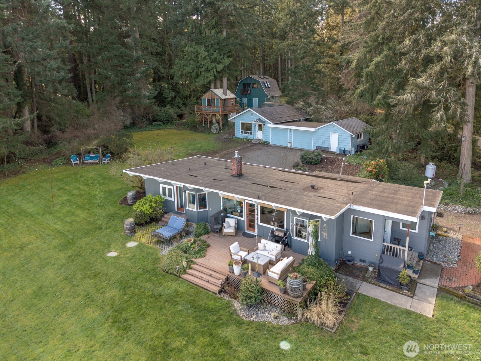 9513 Villa Beach Road , Anderson Island, WA 98303