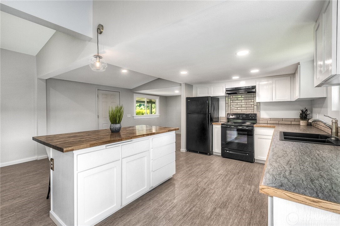 32407 72nd Avenue S, Roy, WA 98580