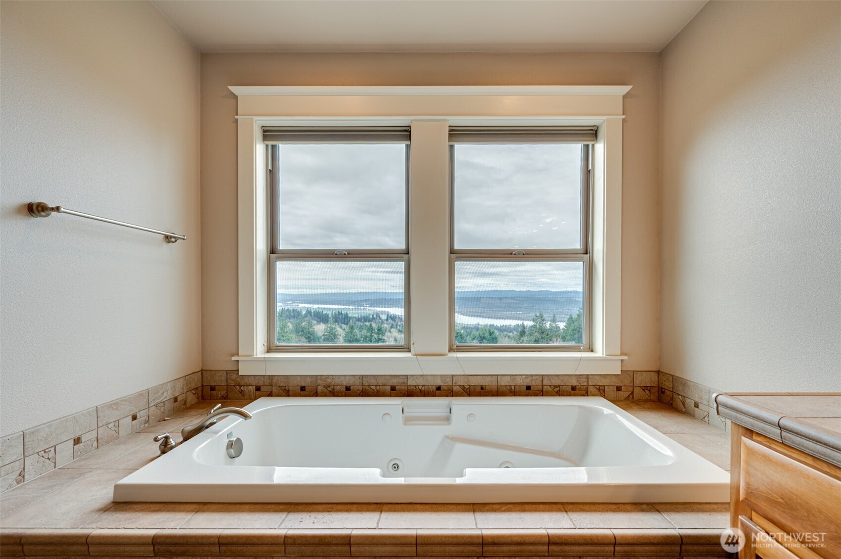 178 Discovery Drive , Kalama, WA 98625