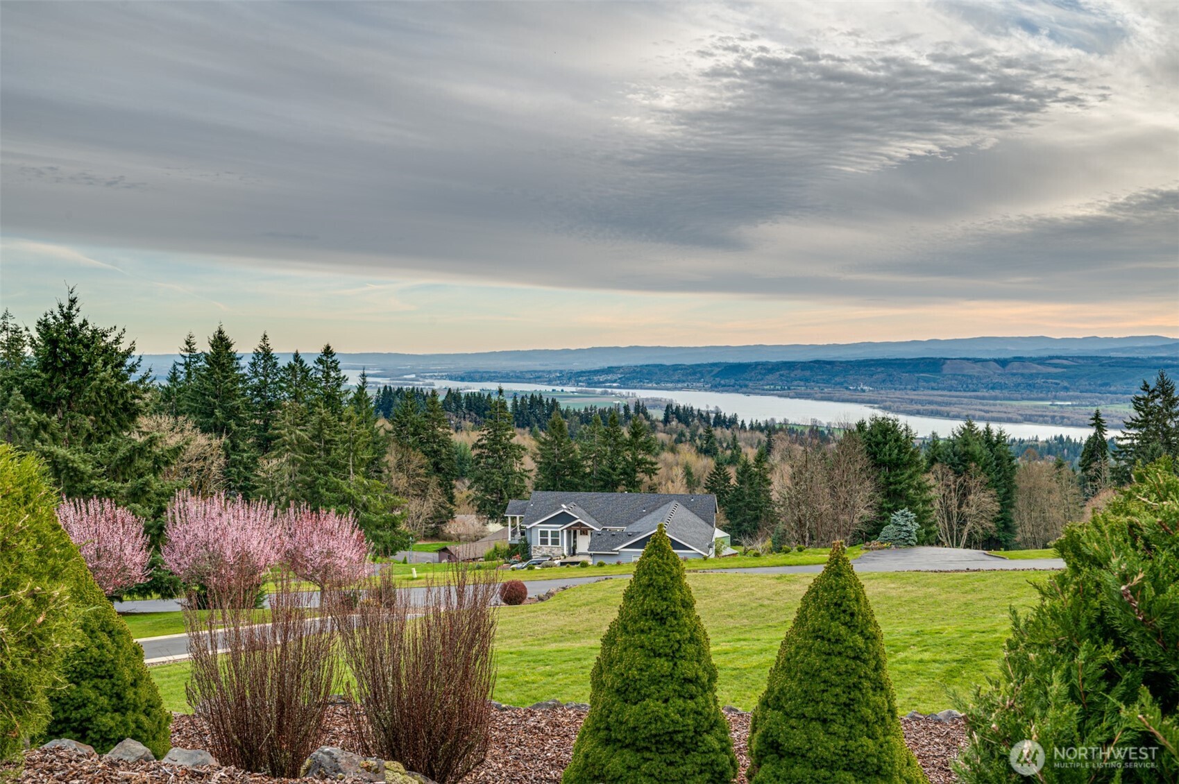 178 Discovery Drive , Kalama, WA 98625