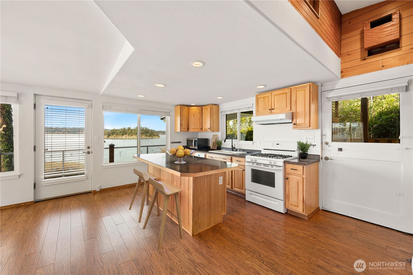 17888 Cobahud Road , La Conner, WA 98257