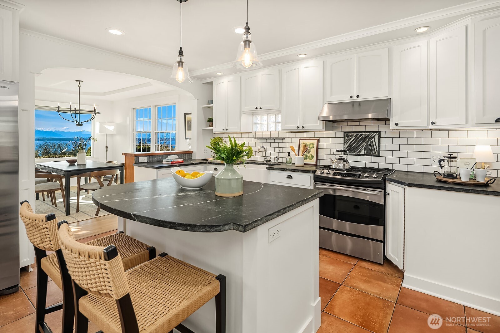 6746 41st Avenue SW, Seattle, WA 98136