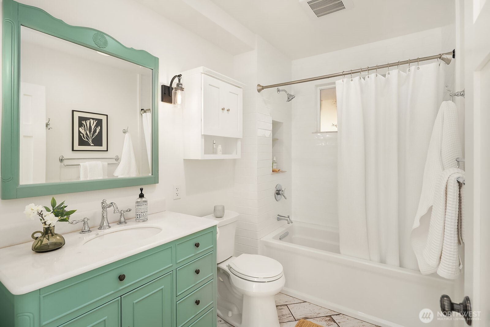 6746 41st Avenue SW, Seattle, WA 98136