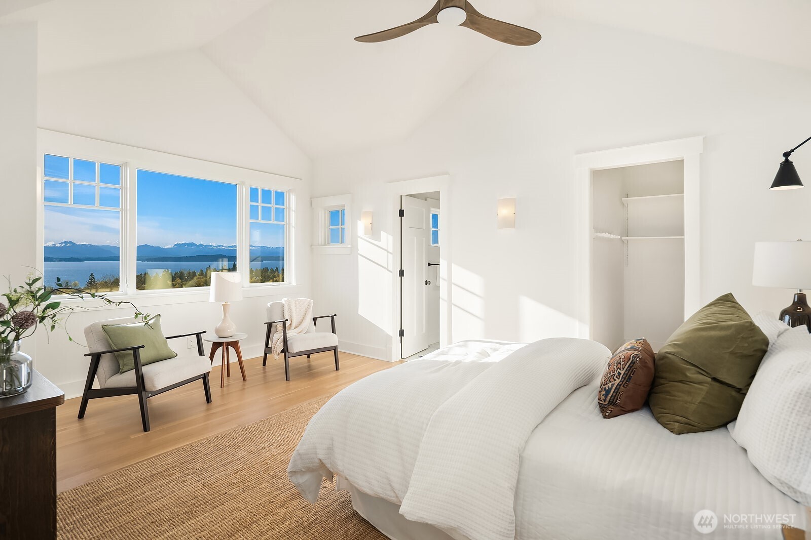 6746 41st Avenue SW, Seattle, WA 98136