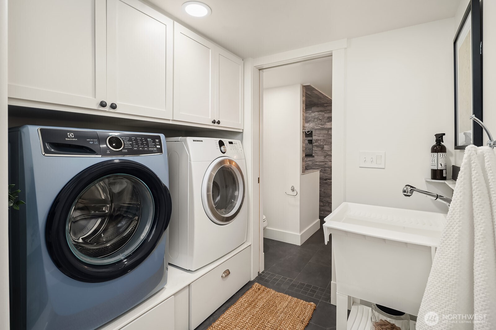 6746 41st Avenue SW, Seattle, WA 98136