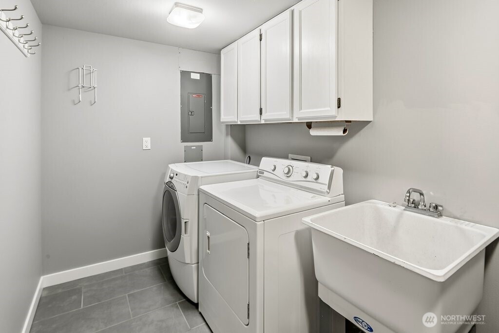 4146 SW Arroyo Drive , Seattle, WA 98146