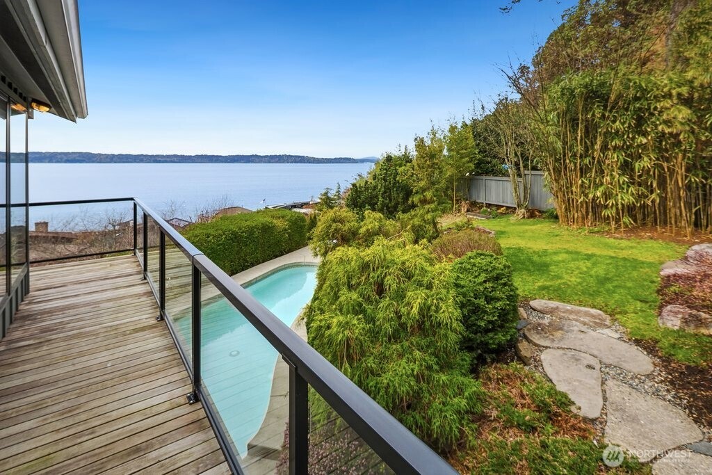 4146 SW Arroyo Drive , Seattle, WA 98146