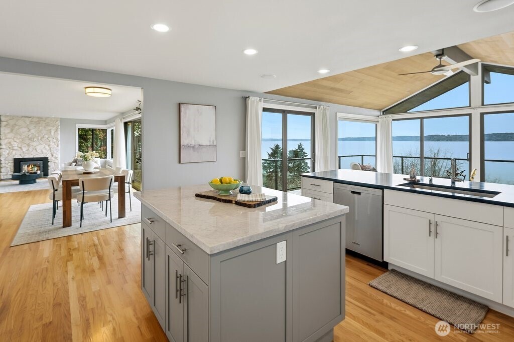 4146 SW Arroyo Drive , Seattle, WA 98146