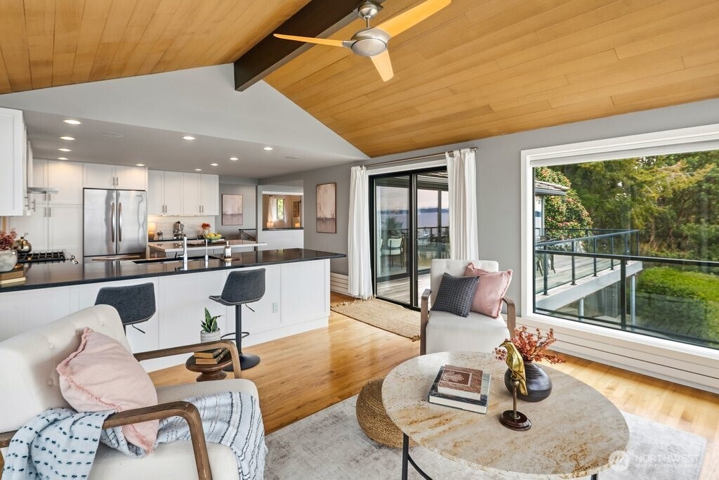 4146 SW Arroyo Drive , Seattle, WA 98146