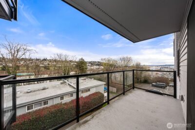 2562 Thorndyke Avenue W #303, Seattle, WA 98199-3542 - Photo 11