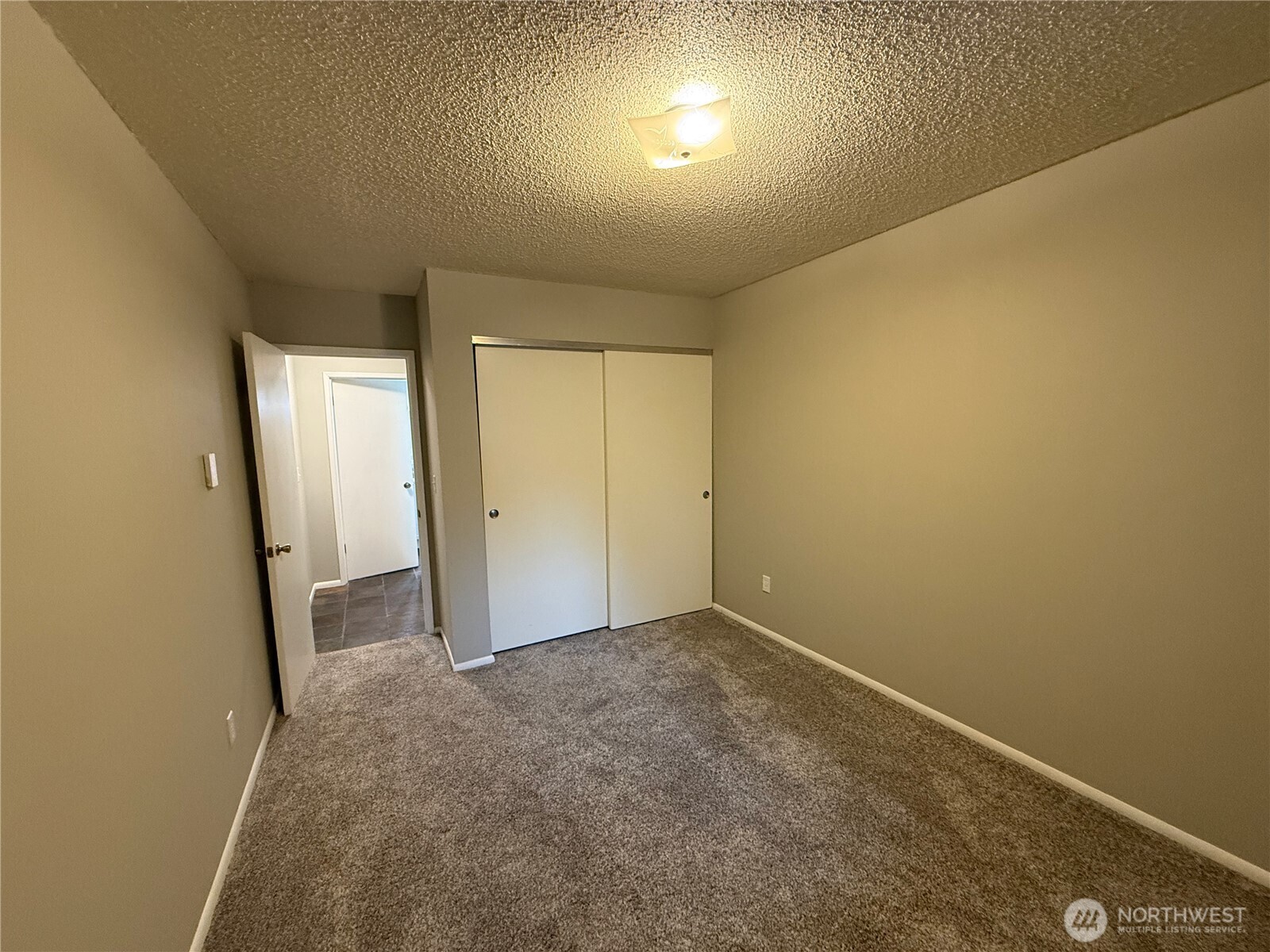 2562 Thorndyke Avenue W #303, Seattle, WA 98199-3542