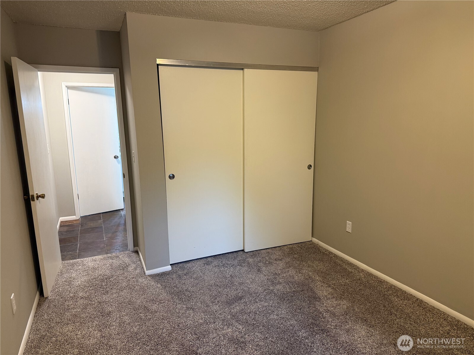 2562 Thorndyke Avenue W #303, Seattle, WA 98199-3542