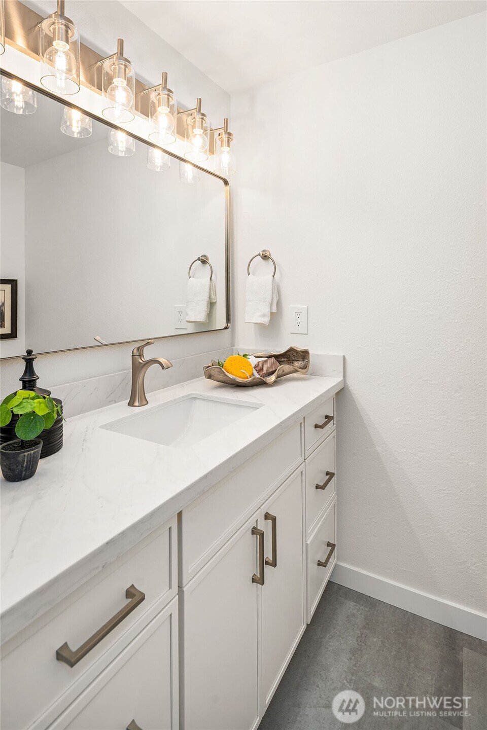 4330 W Lake Sammamish Parkway SE #G114, Issaquah, WA 98027