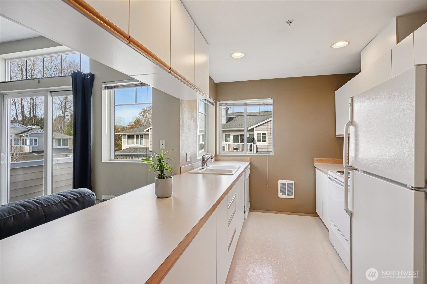 23316 59th Place S #14-3, Kent, WA 98032-6457